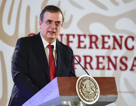 Ebrard Respalda Recorte Presupuestario para la Secretaría de Economía en 2025