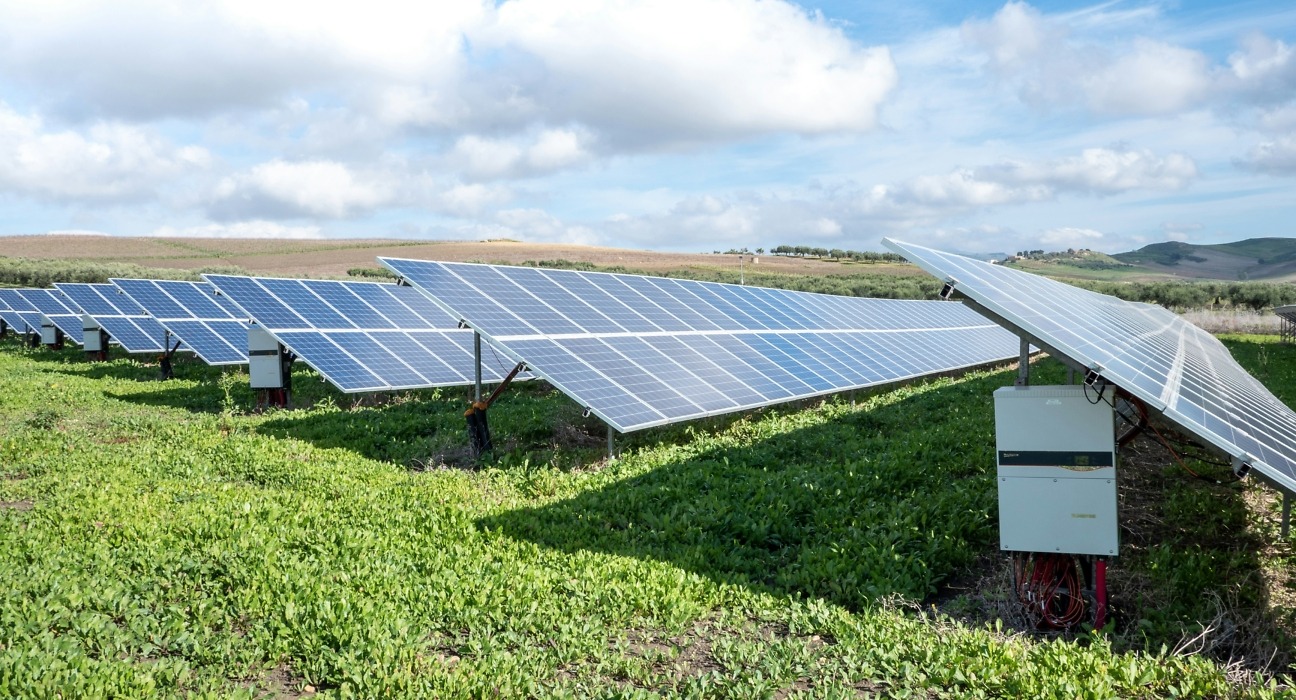 Descubre cómo México está avanzando en la investigación de energías limpias como la solar, eólica y geotérmica, apostando por un futuro sostenible.